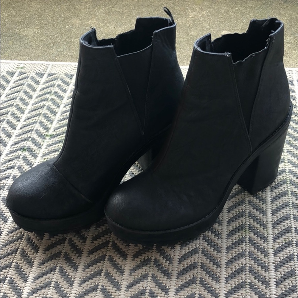 Heeled booties
